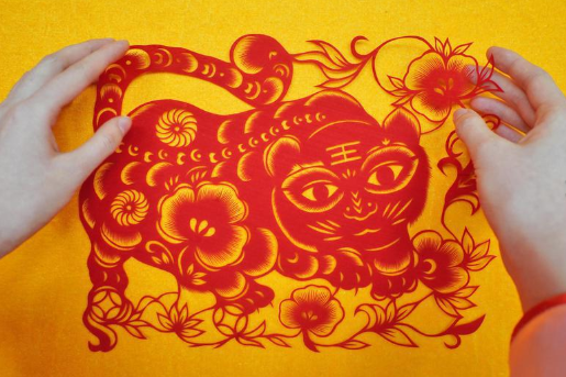 Traditional Chinese paper-cutting art welcomes Year of the Tiger