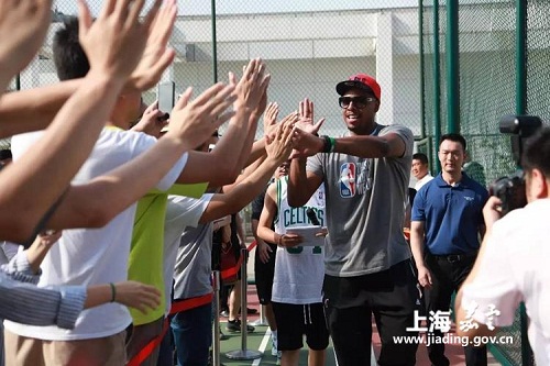 Former NBA star visits Jiading