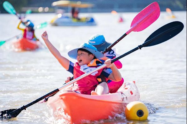 Moon Lake Sculpture Park hosts paddleboard, kayak competitions