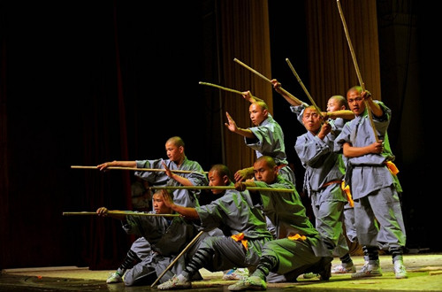 Shanxi martial artists demonstrate Shaolin moves