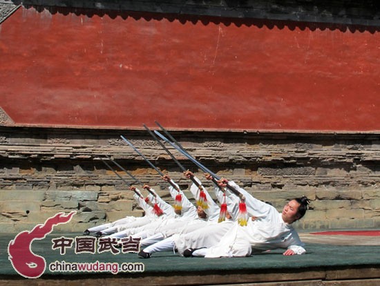 Foreigners in China shoots in Wudang