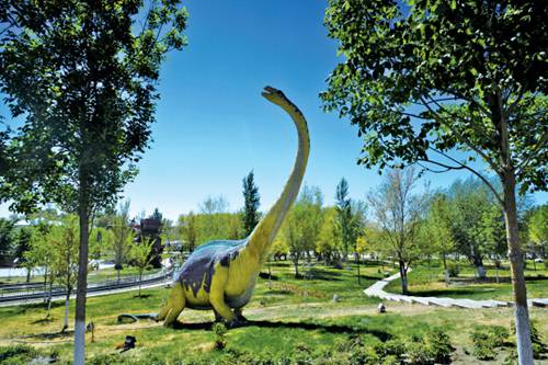 Encounter dinosaurs in Karamay Dinosaur Park