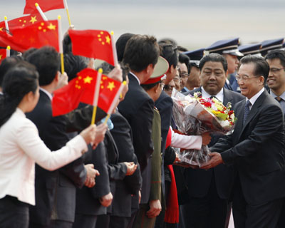 Premier Wen arrives in South Korea