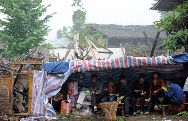 Daily life hampered by rain after quake