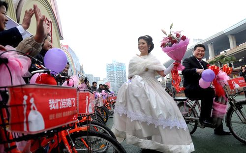 Couple peddle green wedding