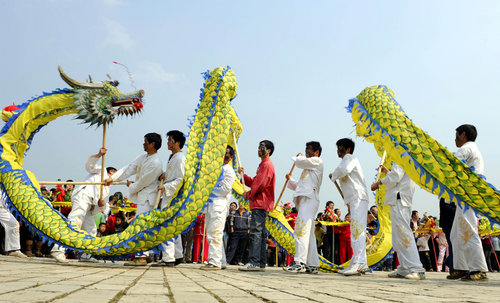 The Lantern Festival burns bright across China