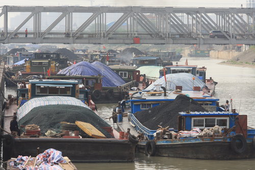 1,000 boats stuck in Beijing-Hangzhou Grand Canal