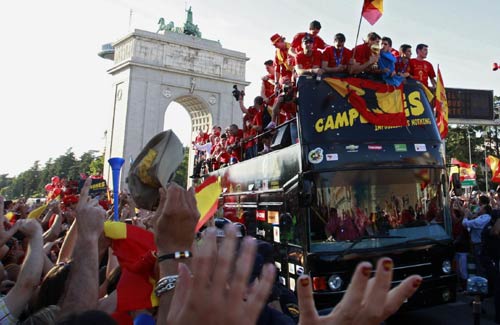 Spain World Cup fiesta goes wild