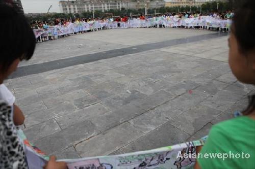 100-metre-long canvas for Teachers’ Day