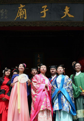 The beauty of the hanfu in Confucius Temple