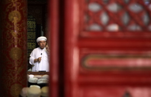 Eid al-Fitr prayer at Beijing's Niujie Mosque