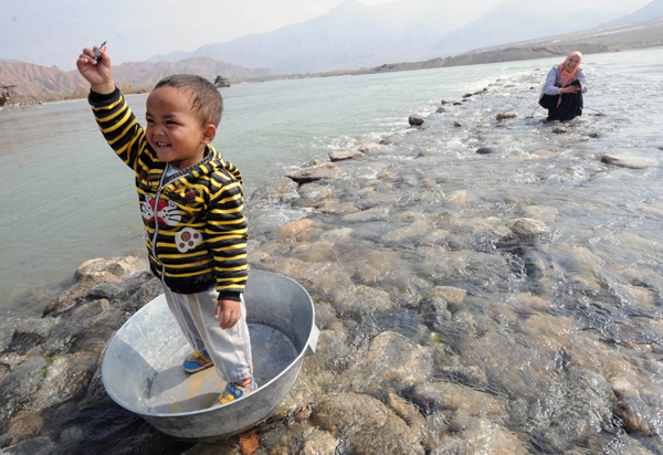 Autumn scenes from upper reaches of Yellow River