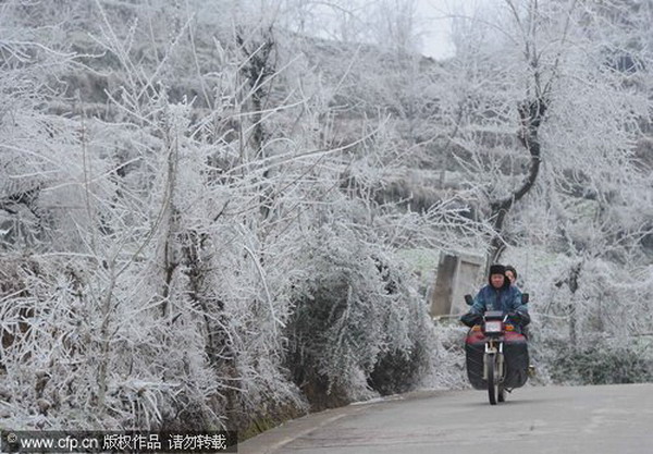 Freezing rain turns to ice in SW China