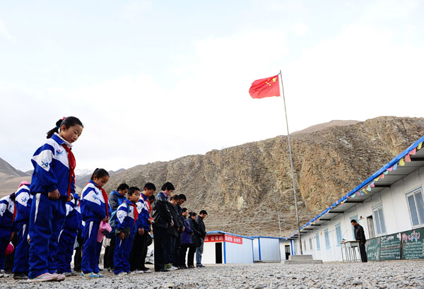 Moment of silence one year after earthquake