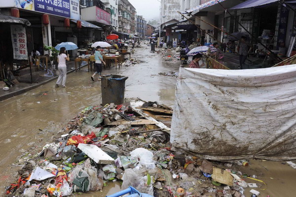 Flood hits E China's Zhejiang province