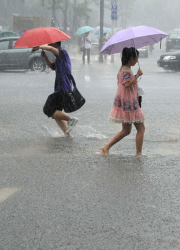 Torrential rains pound E China city