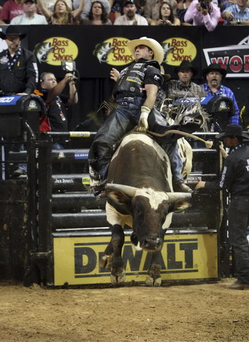 Brizilian bull rider wins PBR world finals