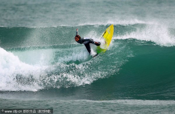 China Cup surfing event kicks off in Hainan