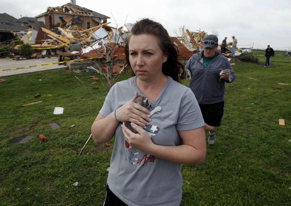 Power cut, flights delayed after Texas tornado