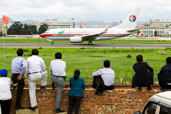 Aviation fans say goodbye to Kunming airport