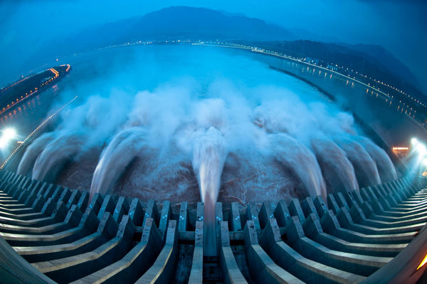 Three Gorges Dam hits record flood peak