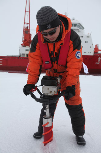 China's arctic pioneers begin work