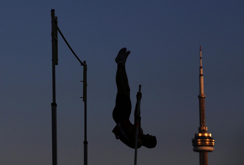 Reuters images of the year 2012- Stunts