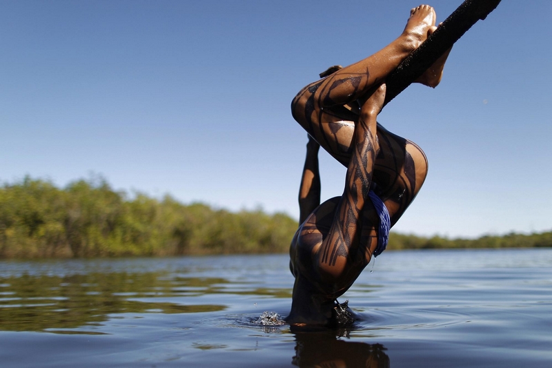 Reuters images of the year 2012- Stunts