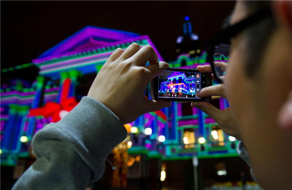 Christmas decorations installed across Melbourne