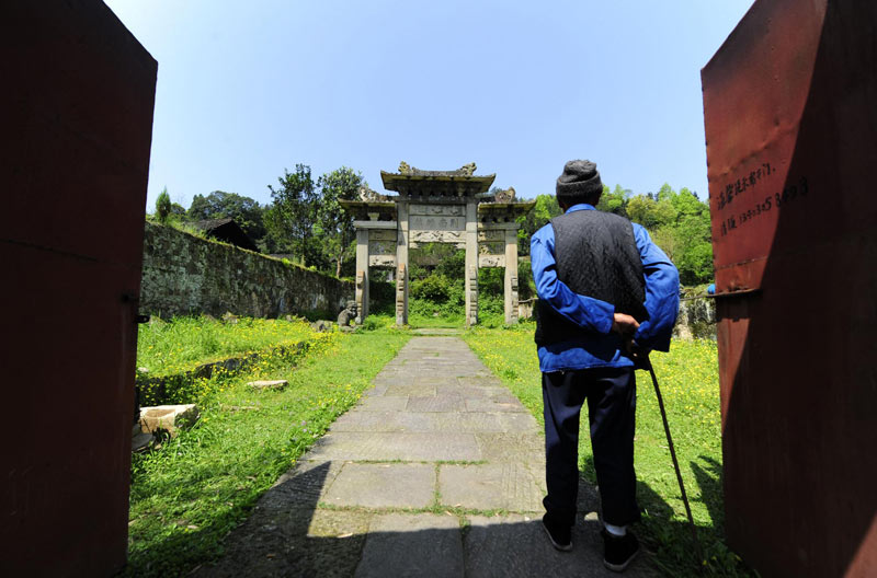 Photo special: Waiting scene