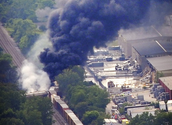 Train derails in Rosedale, US