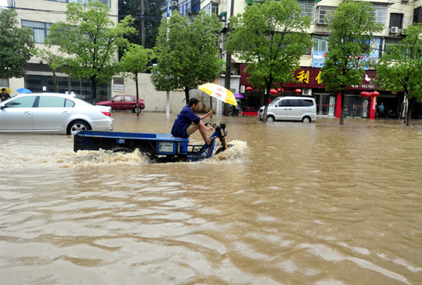 E China city flooded after thunderstorm