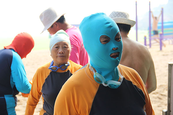 'Face-kini' is China's latest beach trend