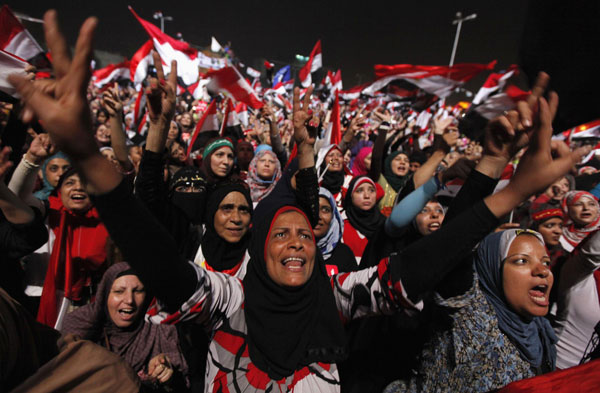 Jubilant crowds celebrate after Morsi overthrown