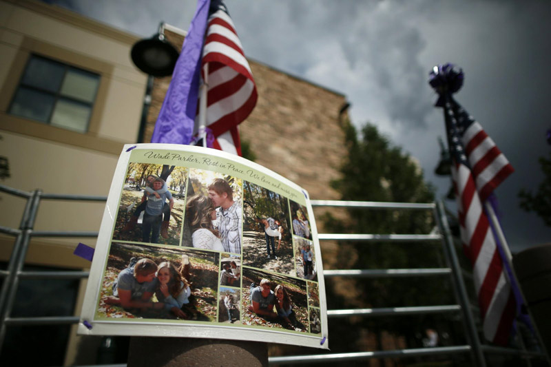 Thousands pay final tribute to US firemen