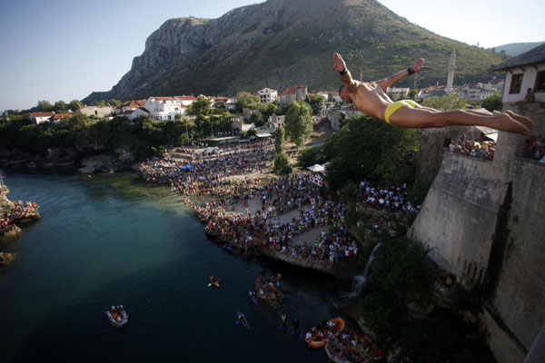 Leap of faith in Bosnian diving tradition