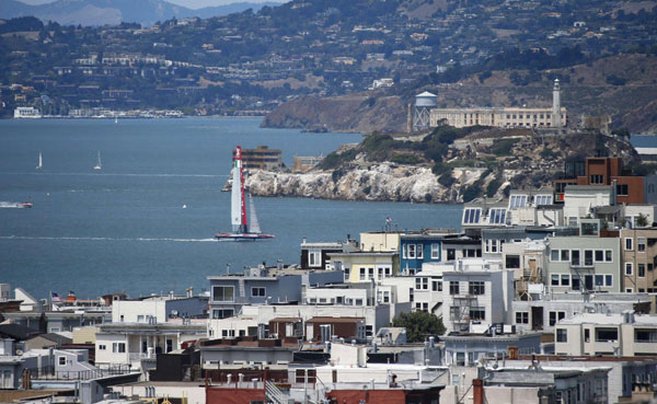 Italy leads the Louis Vuitton Cup semi-finals