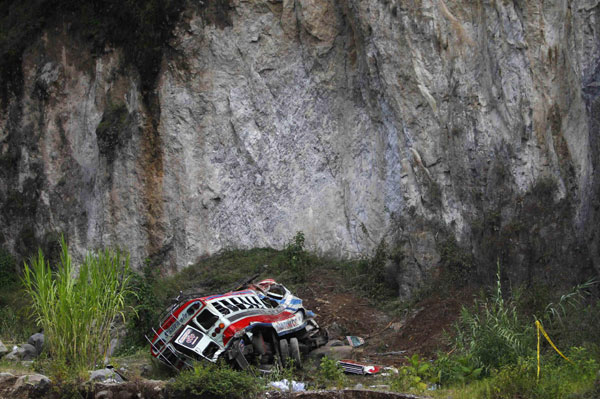 At least 43 killed in Guatemala autobus crash