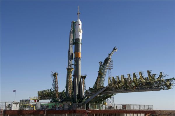 Russia's Soyuz TMA-10M on launch pad to ISS