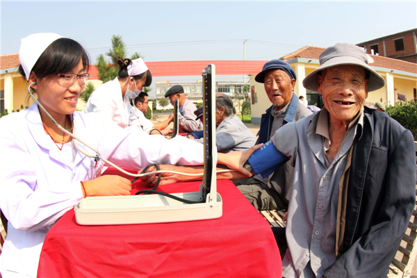 Elders embrace Double Ninth Festival