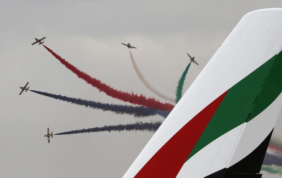 Dubai Airshow opens in sandstorm