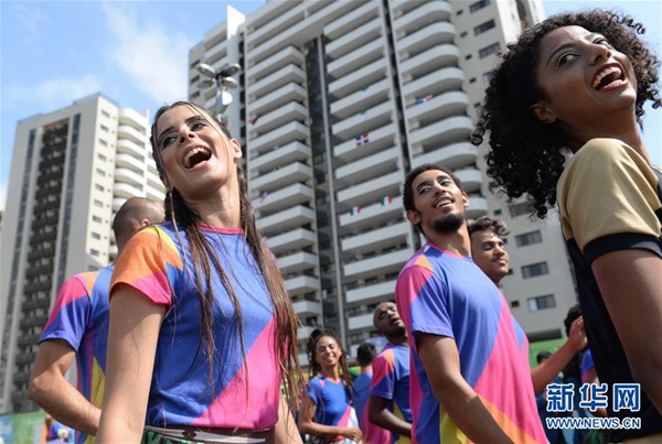 Chinese Paralympic delegates attend flag-raising ceremony