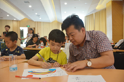 Liangjiang women's association warms children's hearts