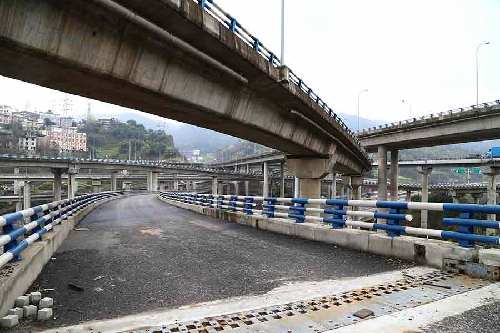 Multi-level overpass built in SW China