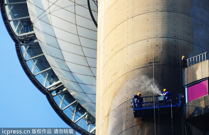 Landmark tower gets first cleaning in 19 years