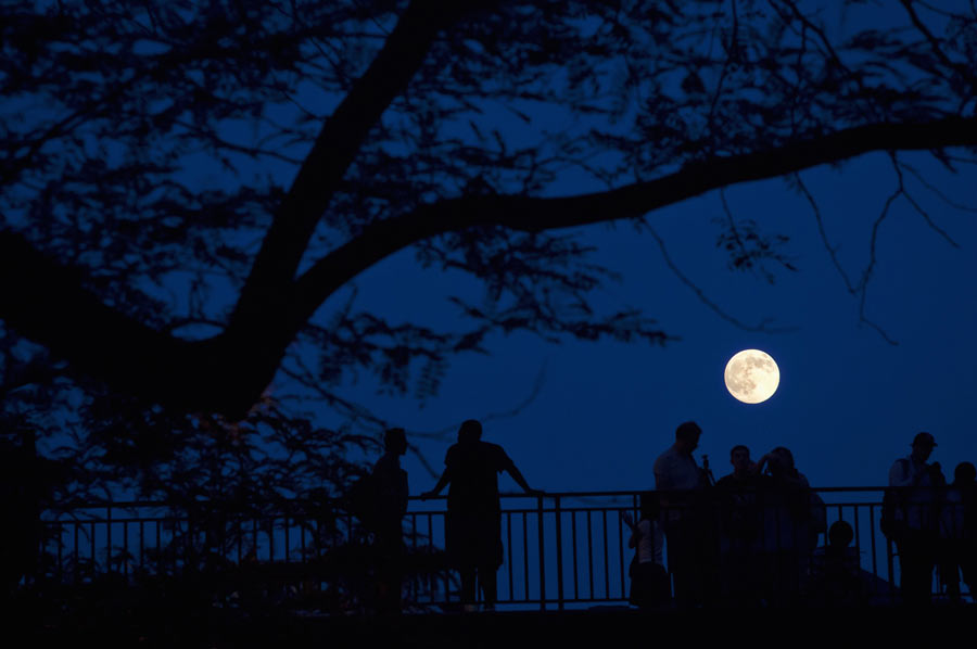 Supermoon dazzles the skies on Saturday