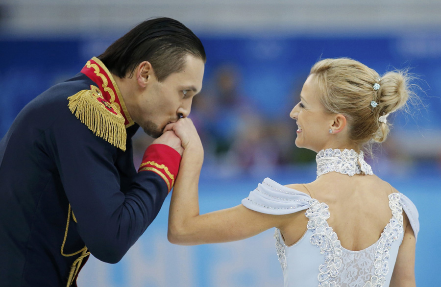 Russia leads at figure skating team event