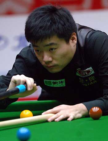 In-form snooker Ding eyes world title