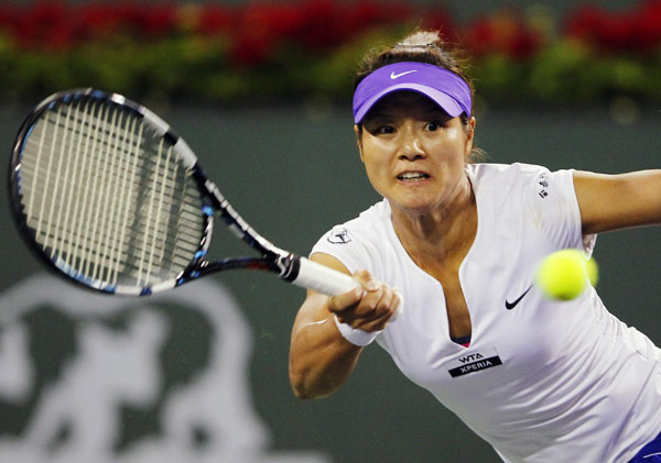 Azarenka demolishes Radwanska, Li goes out