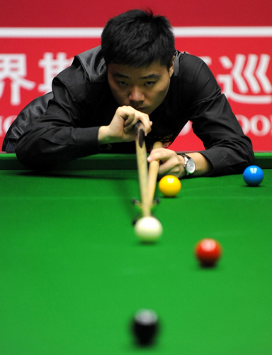 Ding Junhui through at Zhengzhou Open